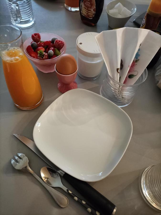 Bed and Breakfast Les Bichettes Mortagne-sur-Sevre Экстерьер фото
