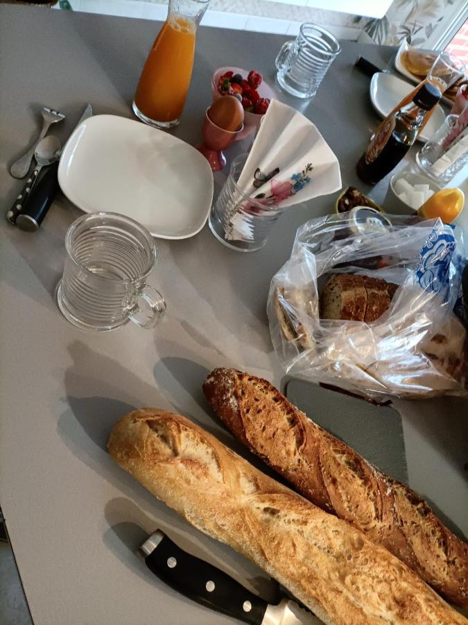 Bed and Breakfast Les Bichettes Mortagne-sur-Sevre Экстерьер фото
